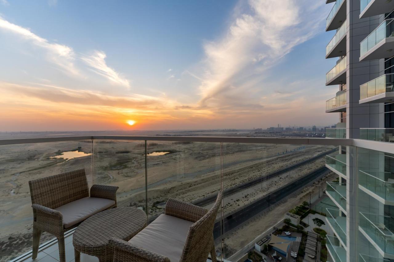 Hotel Radisson Dubai Damac Hills Exterior foto