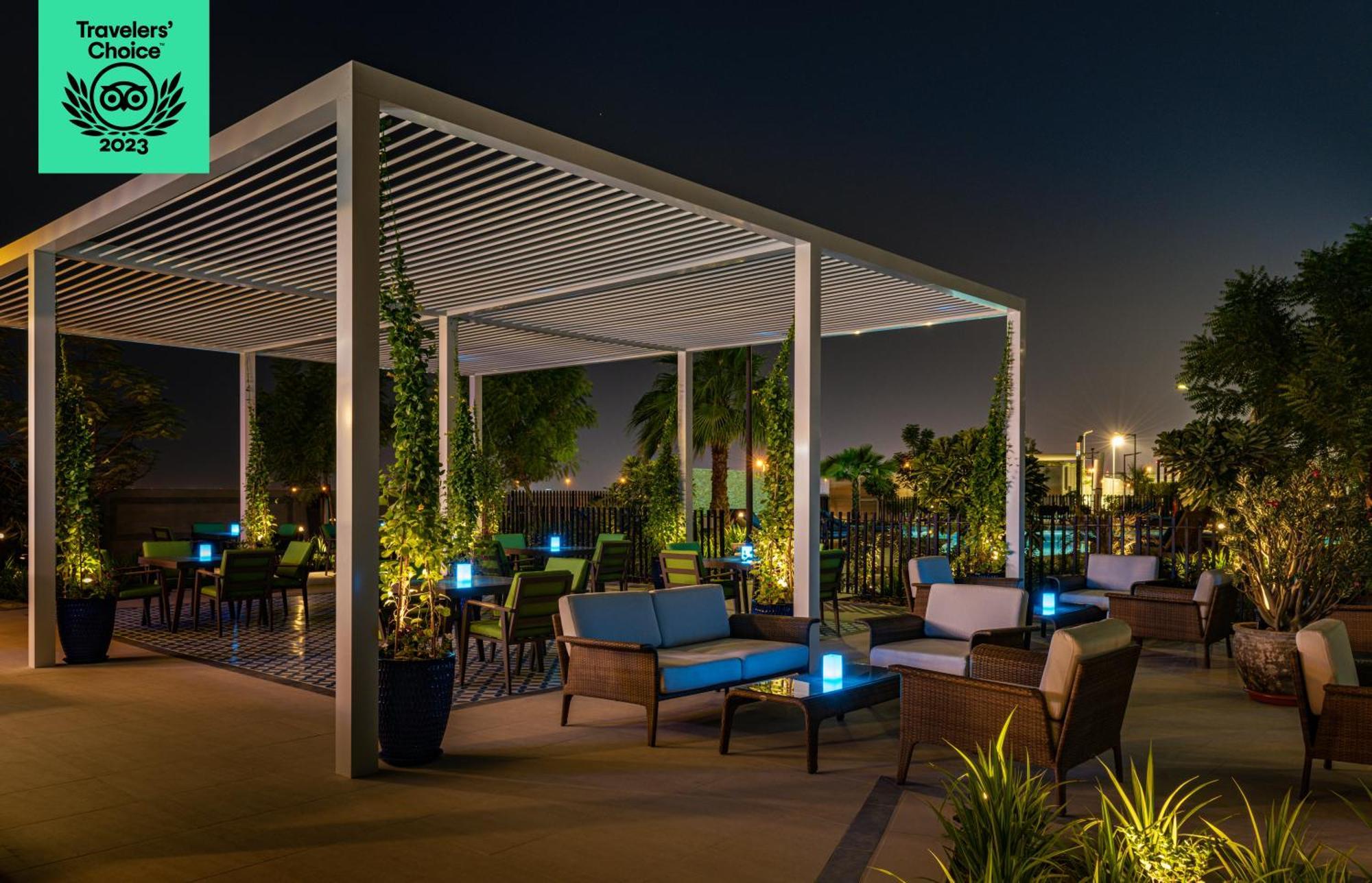 Hotel Radisson Dubai Damac Hills Exterior foto