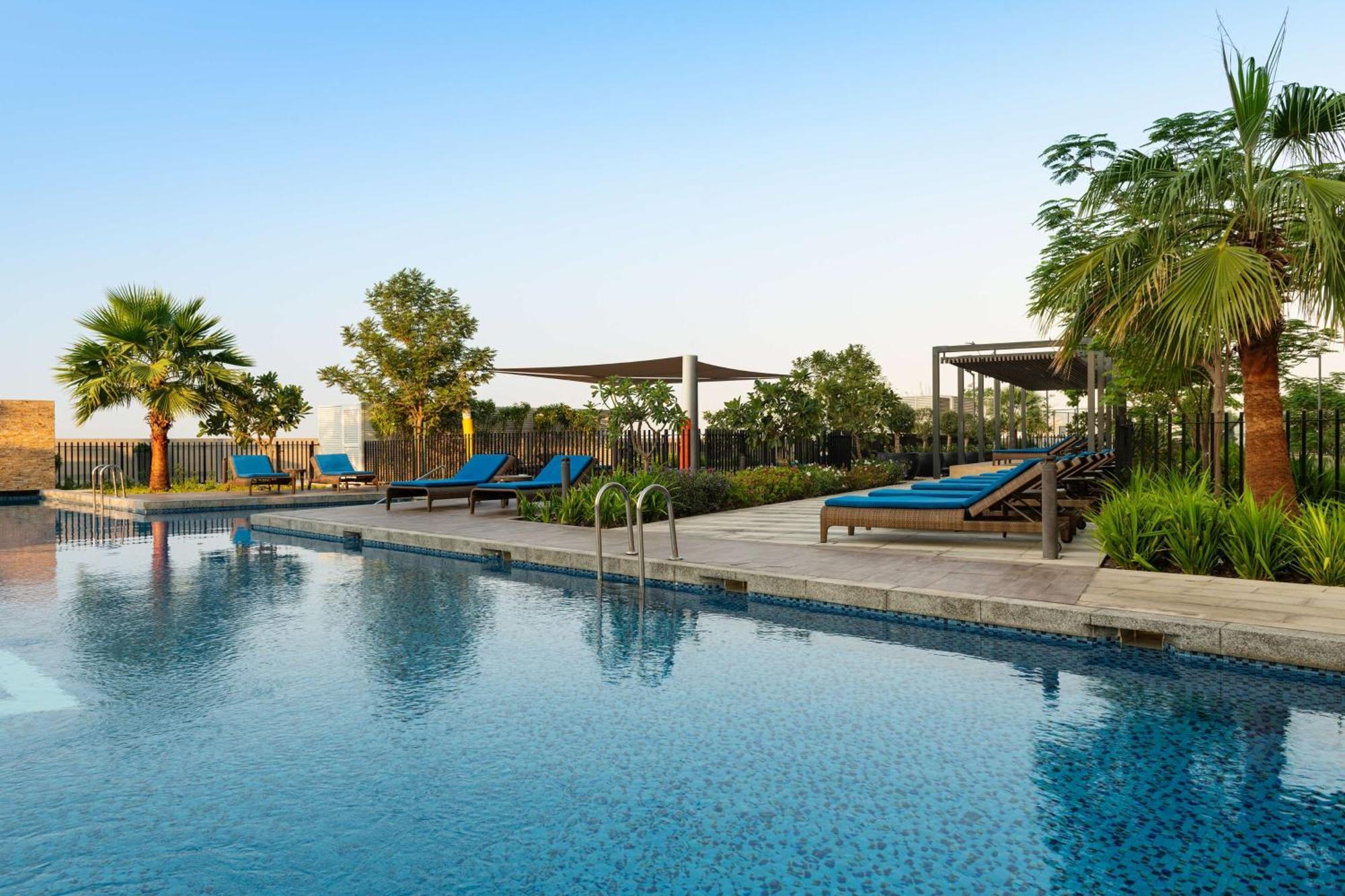 Hotel Radisson Dubai Damac Hills Exterior foto