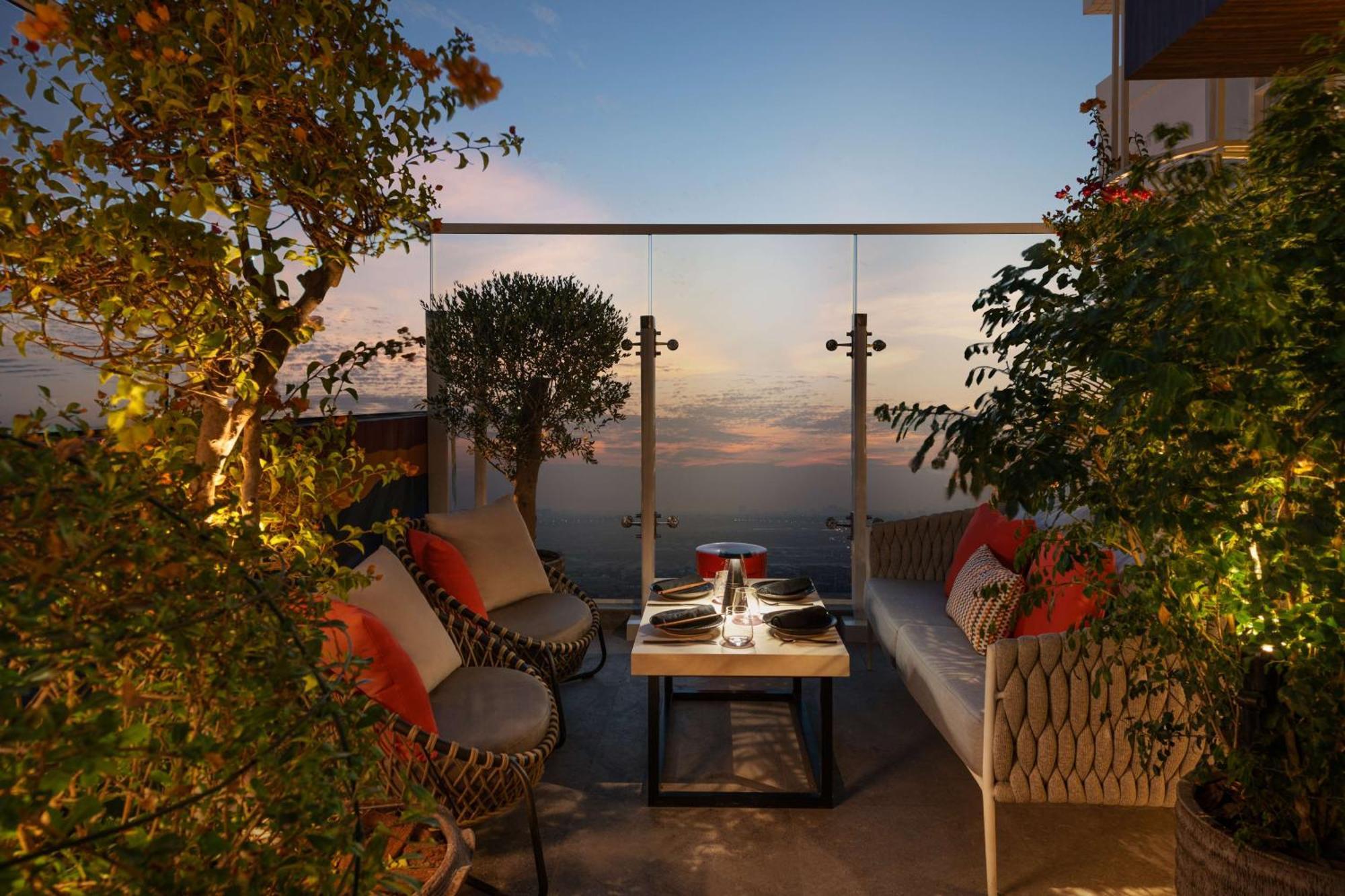 Hotel Radisson Dubai Damac Hills Exterior foto