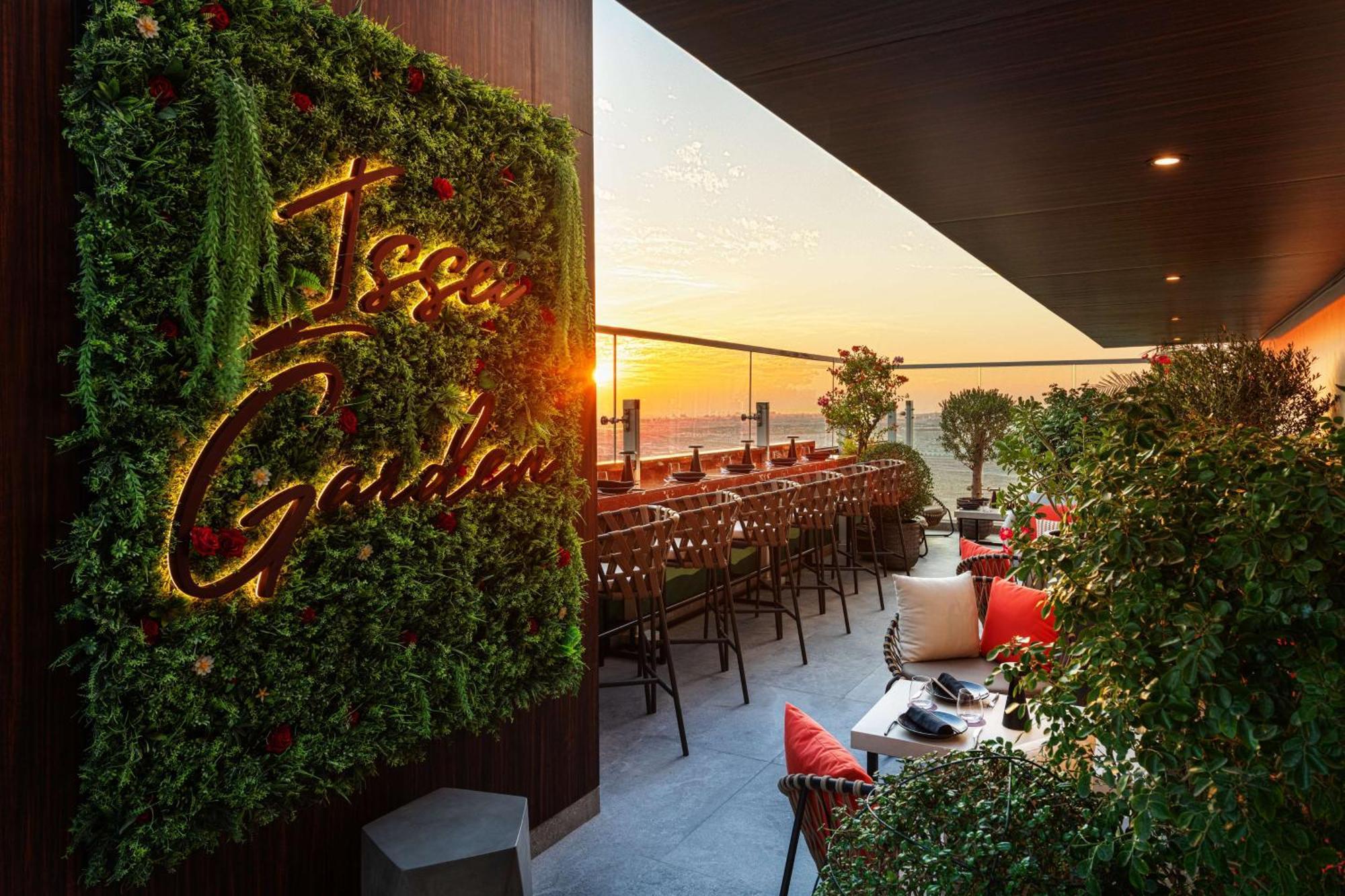 Hotel Radisson Dubai Damac Hills Exterior foto