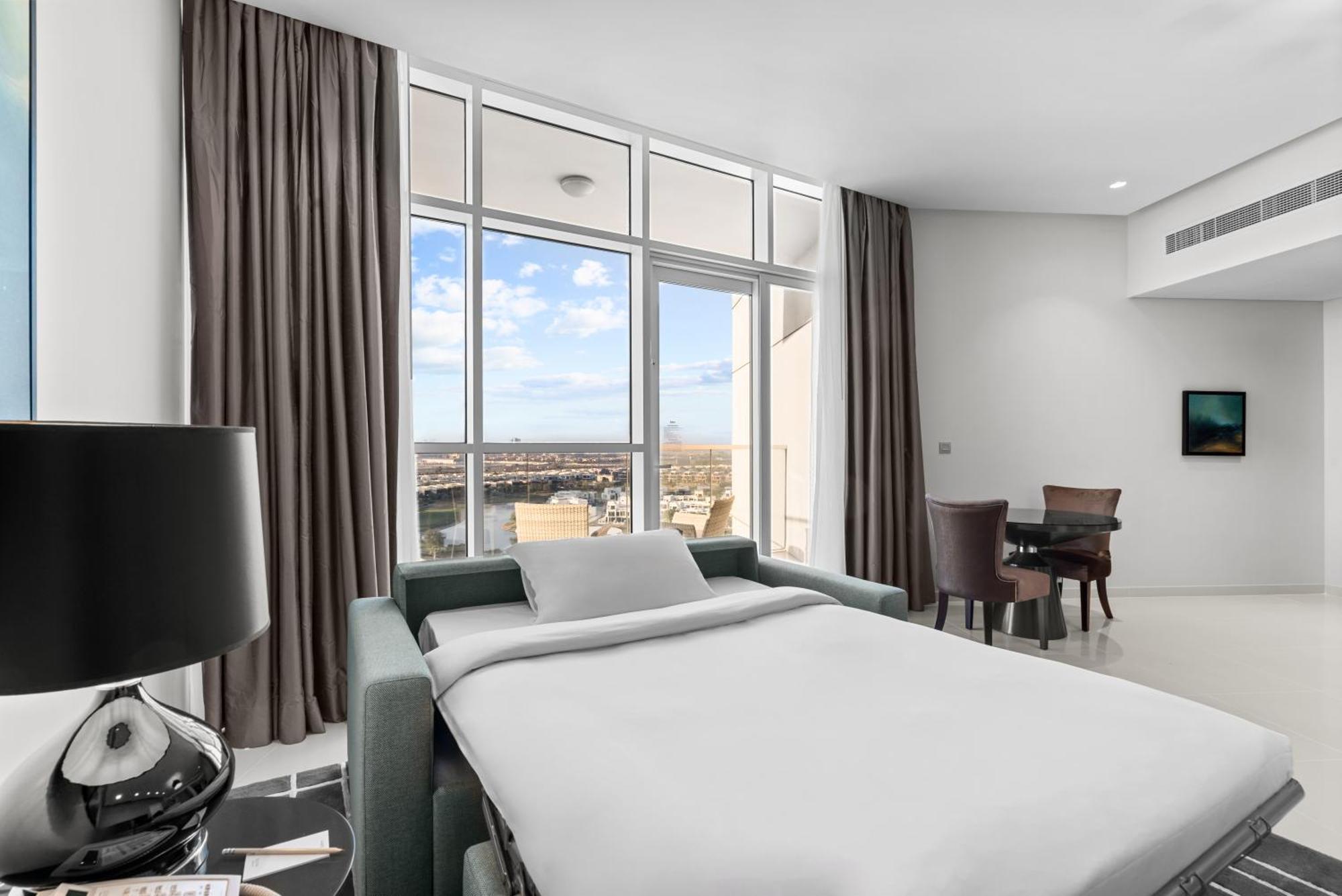 Hotel Radisson Dubai Damac Hills Exterior foto