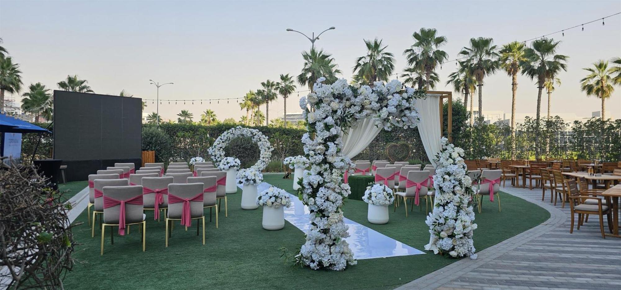 Hotel Radisson Dubai Damac Hills Exterior foto